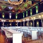 Eleganter weißer Barhocker KU als Mietmöbel