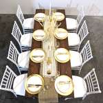 Holzbohlen-Tisch mieten Holzbohlen-Tisch dunkel lasiert mieten